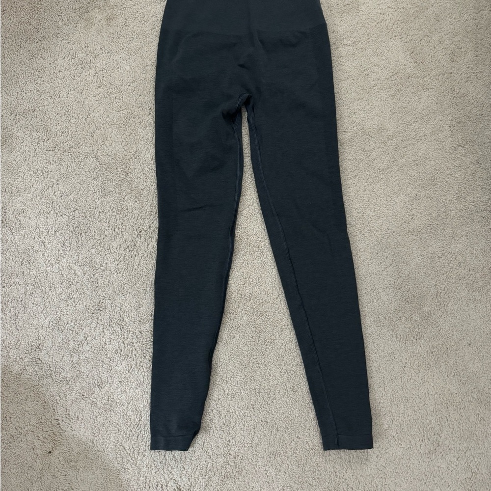 Alphalete Black High-Waisted Scrunched Leggings